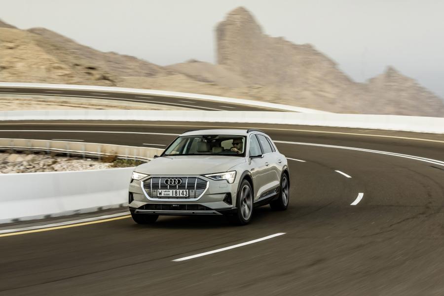  Audi e-tron 55 Quattro 2019 года  (WW) (фото 41 из 452)